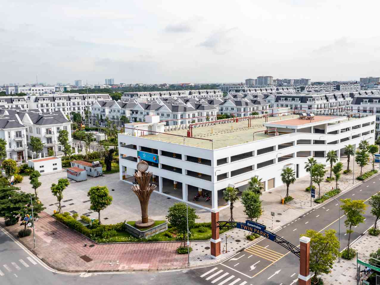 Bán nhà liền kề Eurowindow Gia Lâm căn góc ngã tư 100m2