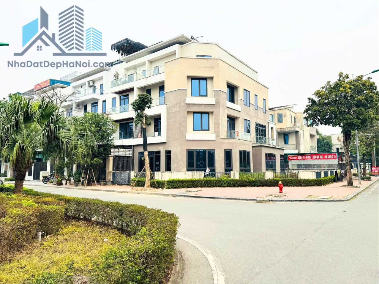 Bán biệt thự liền kề Đặng Xá Gia Lâm căn góc ngã tư 320m2 . Vị trí đẹp, giá tốt