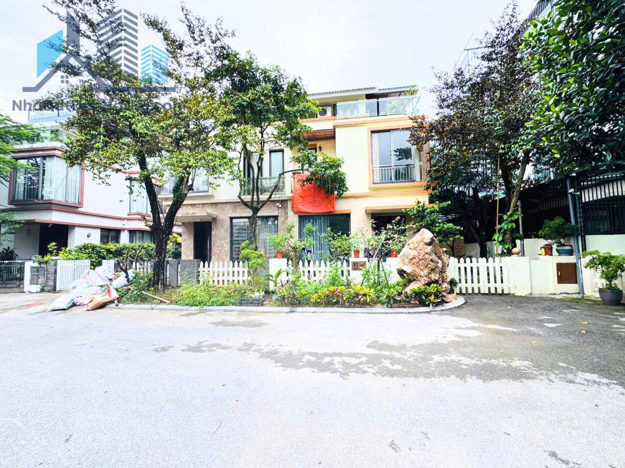 Bán nhà biệt thự song lập khu đô thị Đặng Xá Gia Lâm 190m2 mặt tiền 9,5m