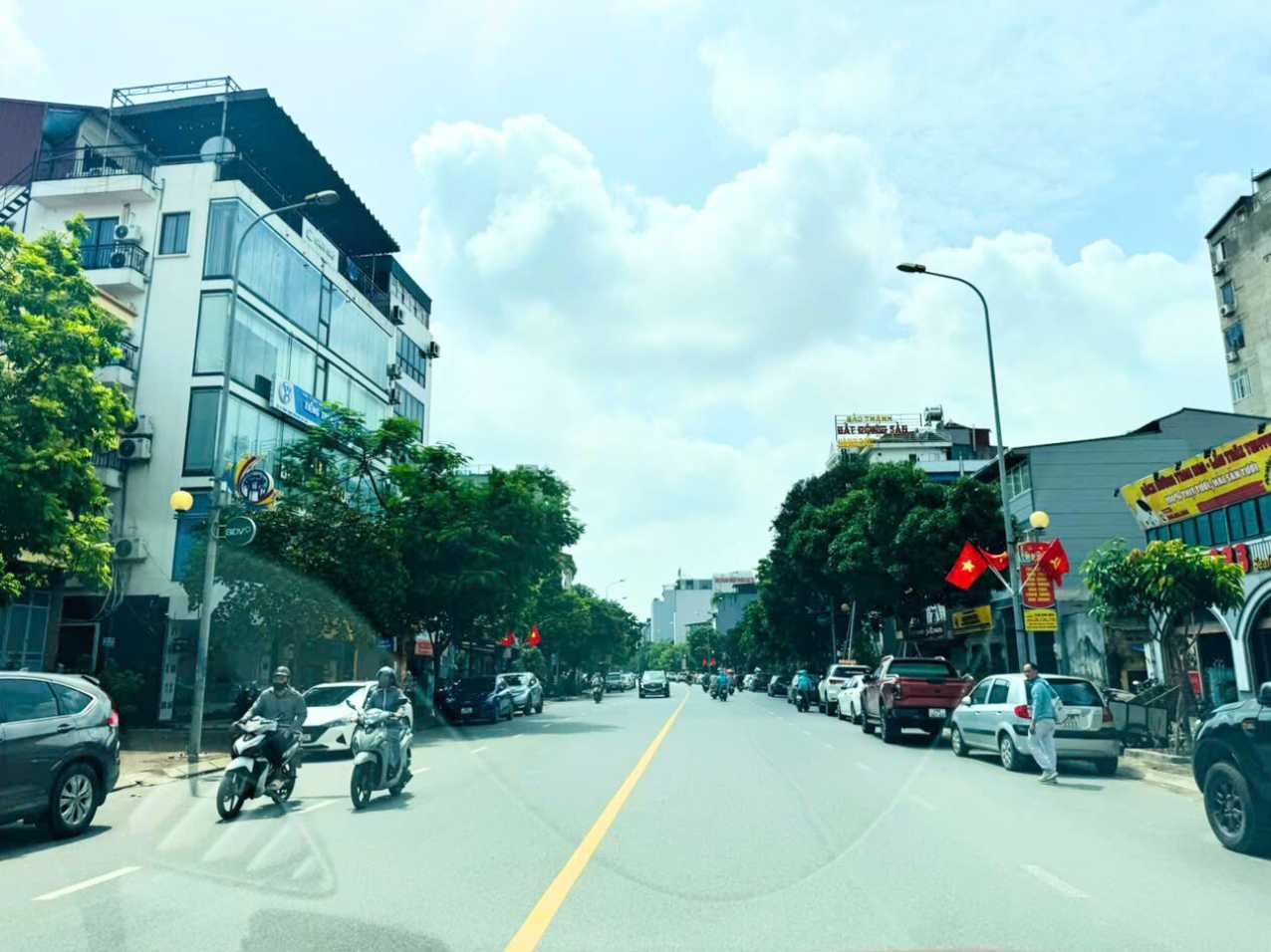 Bán liền kề shophouse Thành Trung Gia Lâm 90m2 MT 6m nhà 5 tầng