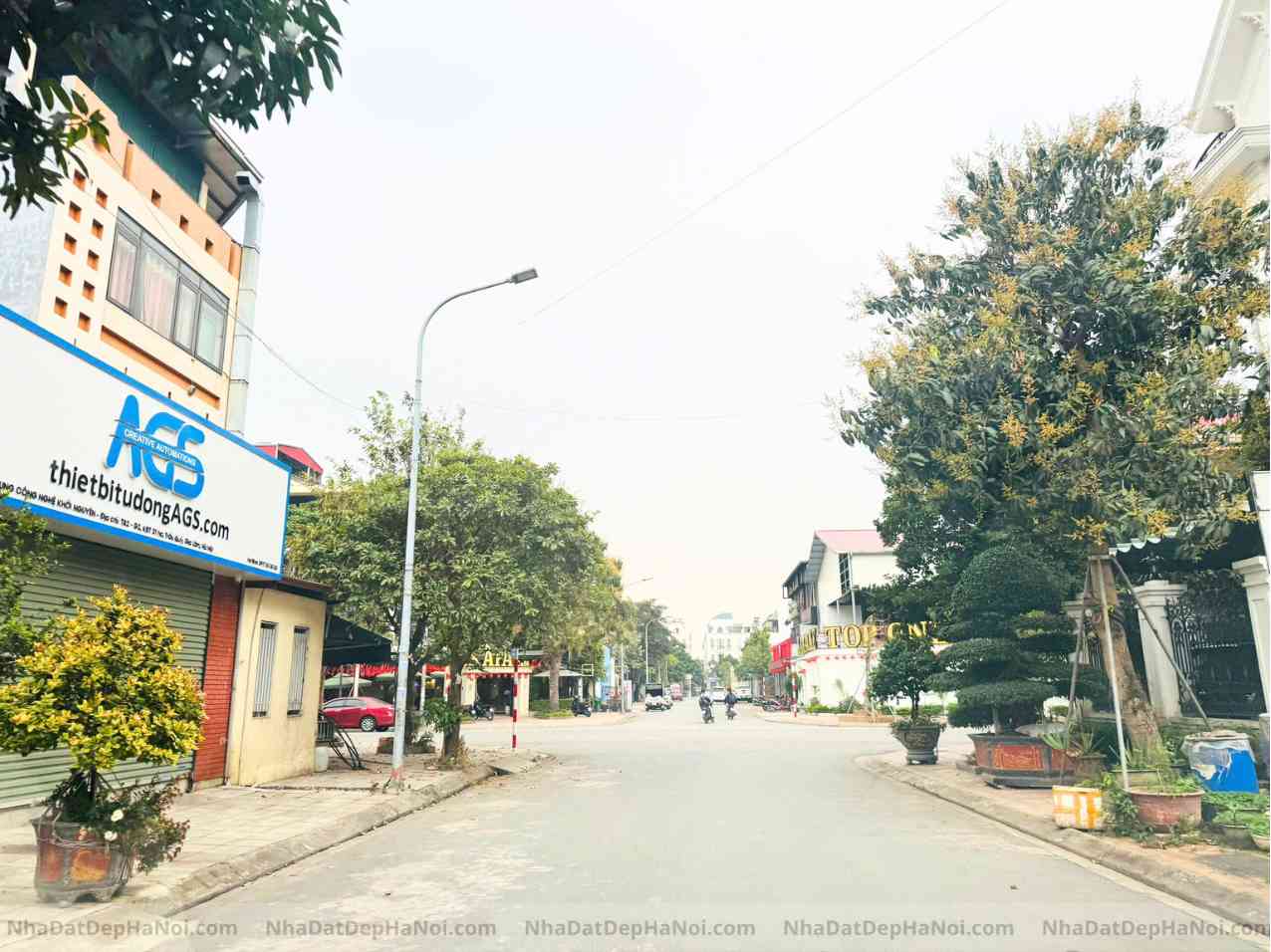 Bán đất Trâu Quỳ Gia Lâm 102m2 mặt tiền 5m đường 17m. Vị trí trung tâm giá đầu tư