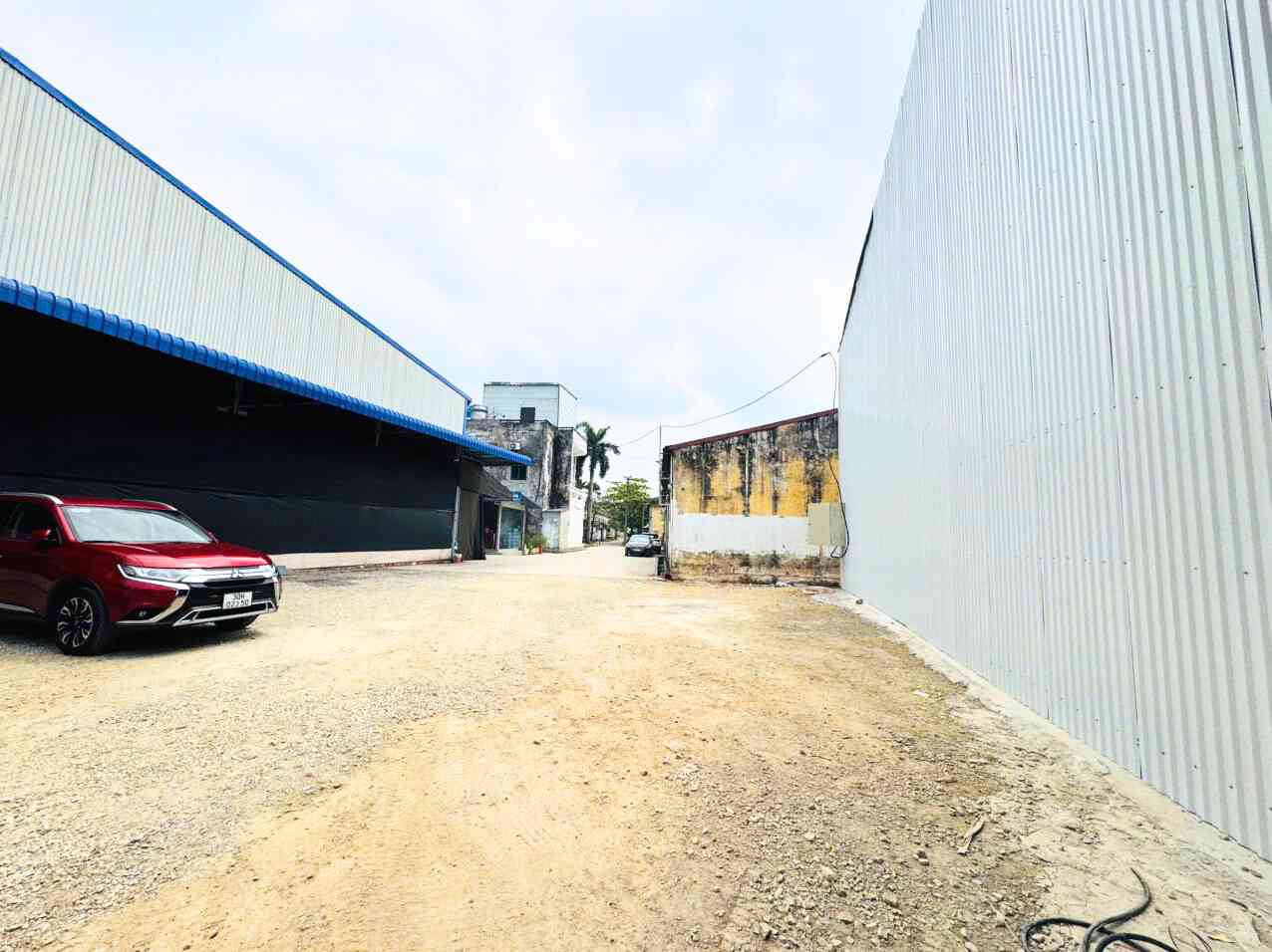 Cho thuê kho xưởng Gia Lâm diện tích 1000m2 đường lớn Cont ra vào kho xưởng
